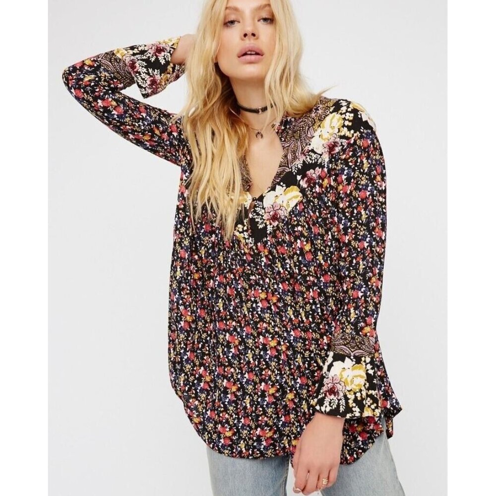 Free People Wildflower Fields Henley Top Tunic Blouse M $108 Black Ditsy Floral - Picture 2 of 16